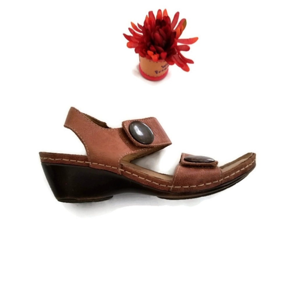 Softspots with Comfort Technology Open Toe Sandals - Picture 2 of 4